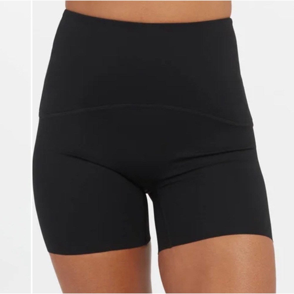 SPANX Booty Boost High Rise Black Bike Shorts Activewear Yoga Size Small